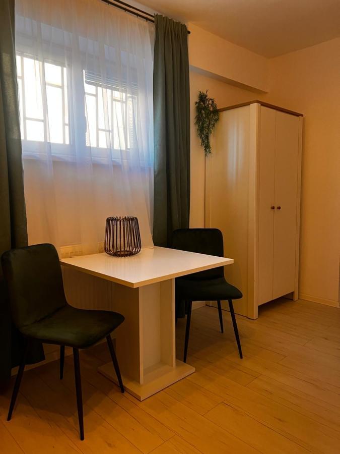 Apartmany V Centre - Vlastna Izba So Spolocnou Kuchynou A Kupelnou Moze Byt Zdielana 2 Inymi Izbami Martin Exterior foto