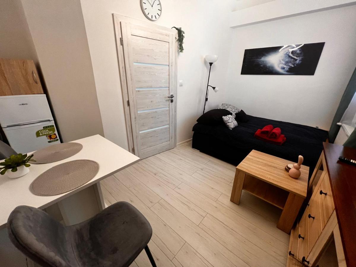 Apartmany V Centre - Vlastna Izba So Spolocnou Kuchynou A Kupelnou Moze Byt Zdielana 2 Inymi Izbami Martin Exterior foto
